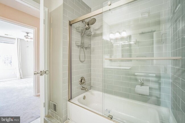 Building Photo - 14801 Basingstoke Loop