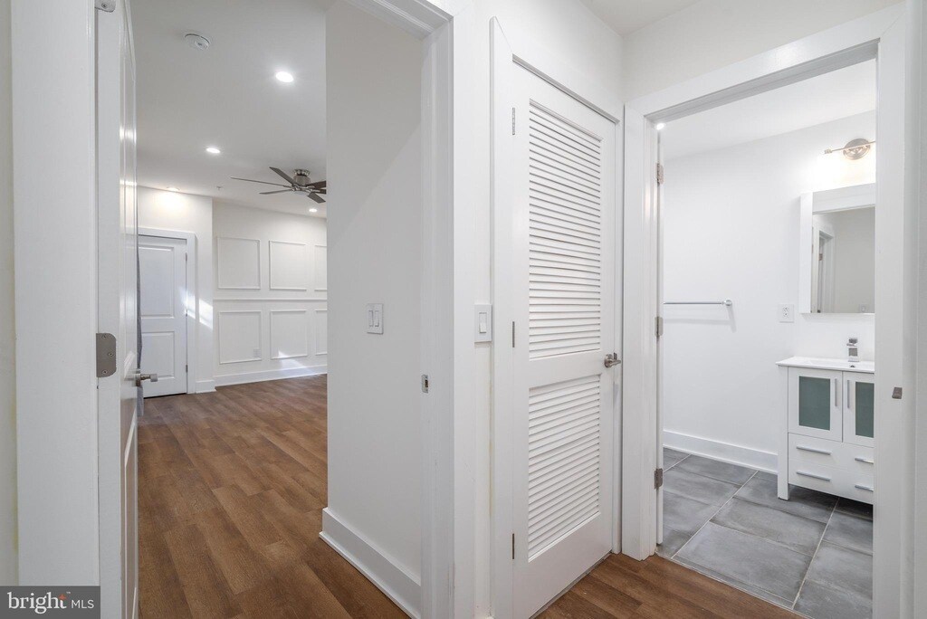 Building Photo - 1647 E Eyre St