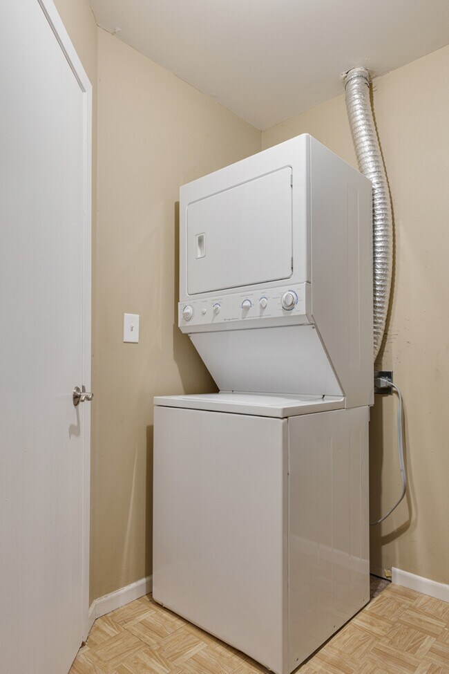 Building Photo - 96 Gant Cir