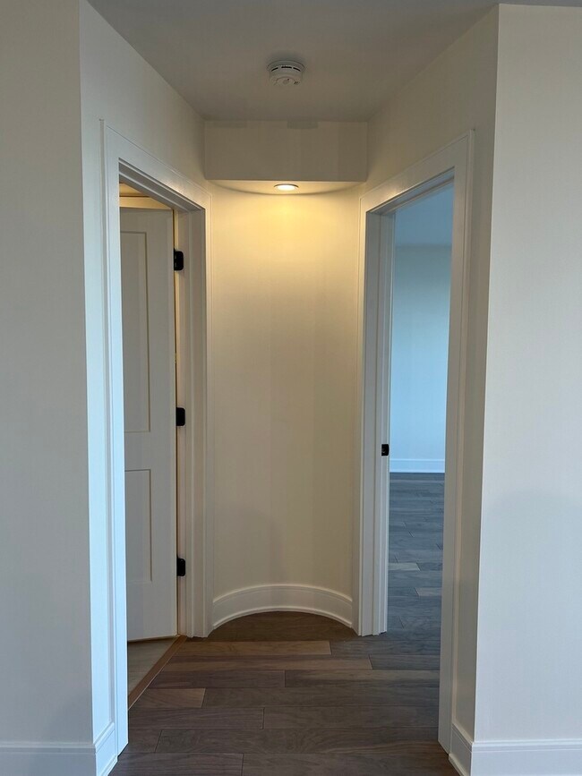 Building Photo - 1550 N Lake Shore Dr