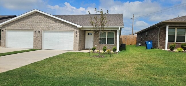 Building Photo - 6811 NW Toby St
