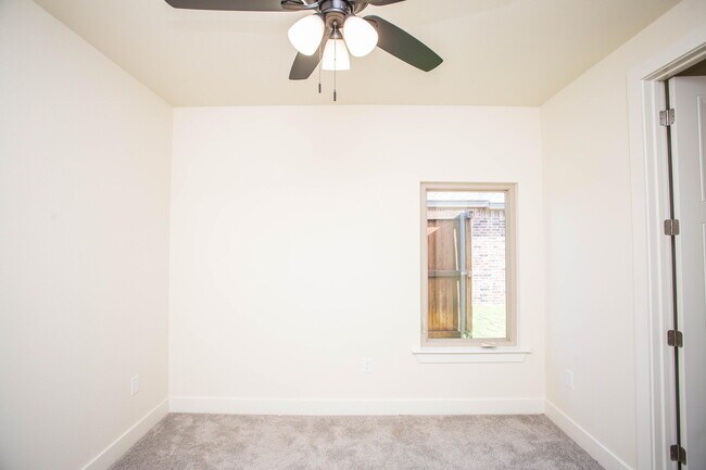 Building Photo - 12010 Troy Ave