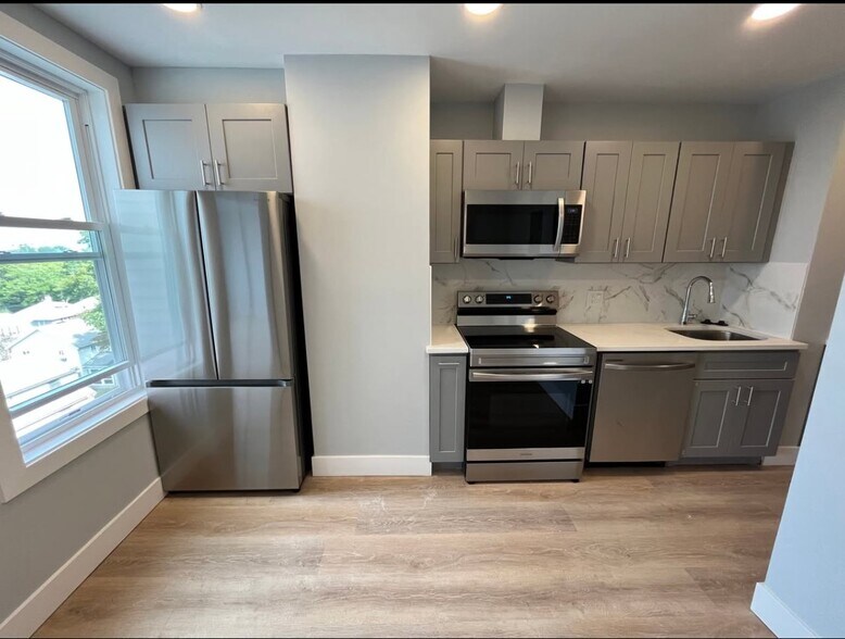 Building Photo - 31 Faywood Ave