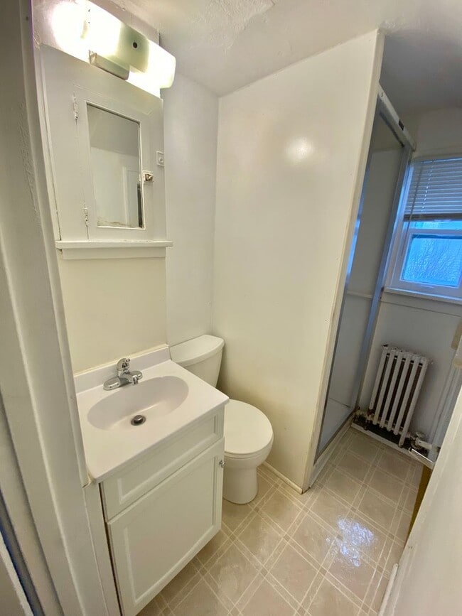 Building Photo - 4 Bedroom near Downtown Fargo!