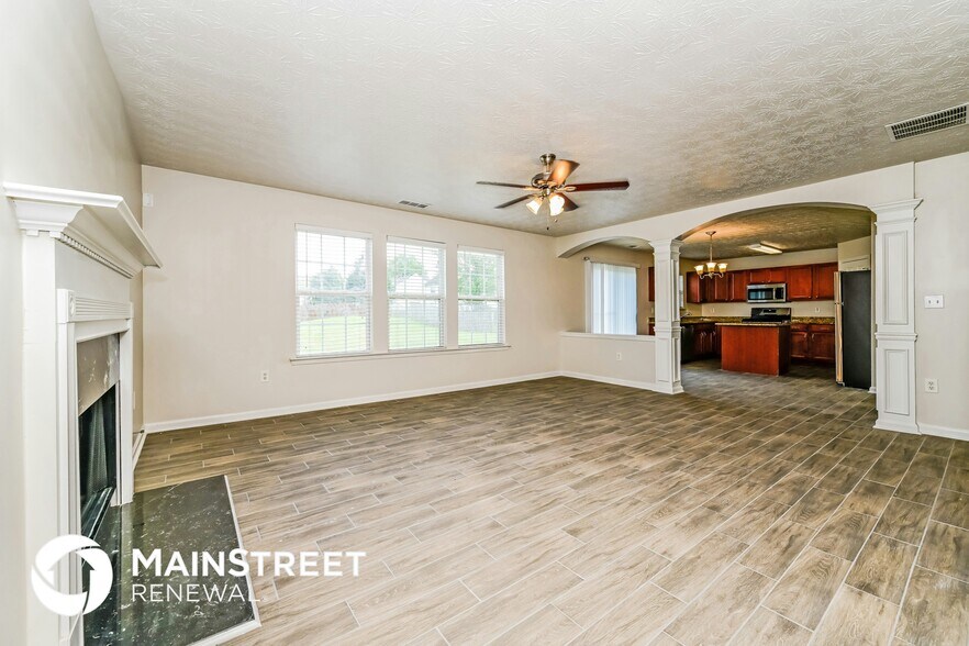 Building Photo - 2334 Silver Maple Cir