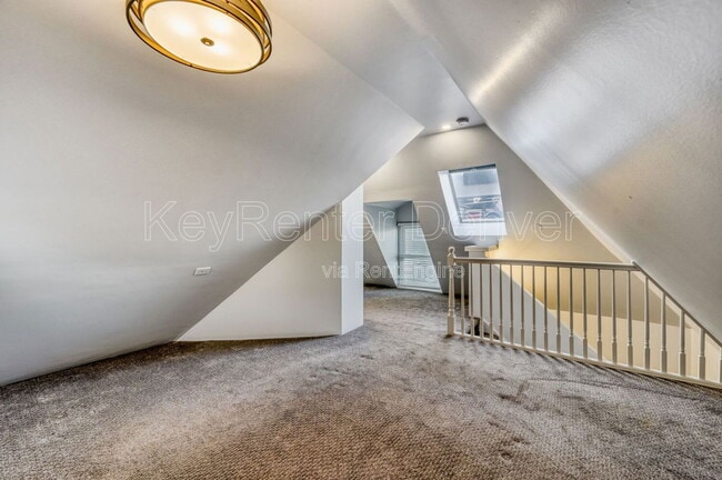 Building Photo - 1328 E 22nd Ave