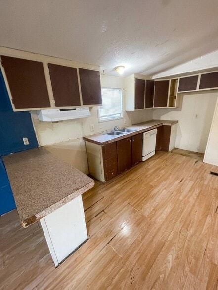 Building Photo - 8105 Moonmist Cir