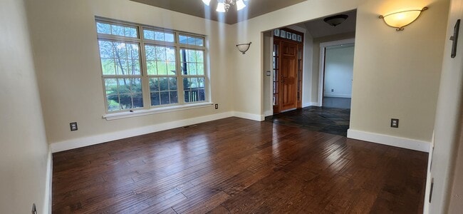 Building Photo - 8105 Alamosa Ln
