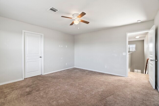 Building Photo - 914 Canyon Hill Ln