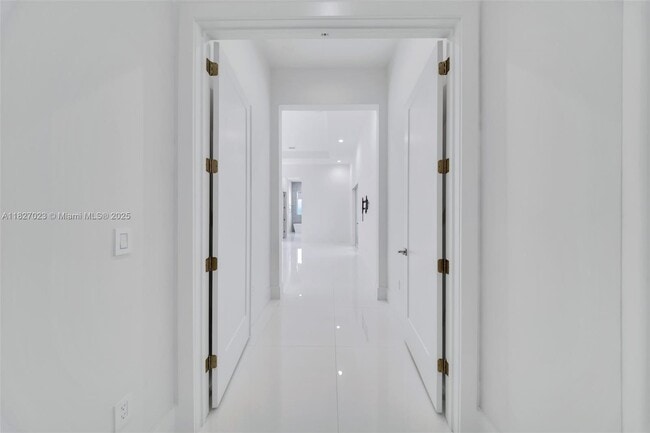Building Photo - 10203 SW 136th St