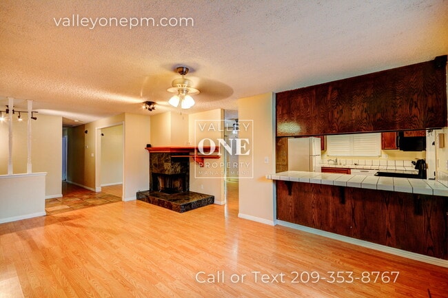 Building Photo - 2717 Palomino Ln