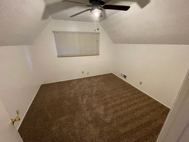 Building Photo - Two story 4 bedroom 2 bath home, Magalia