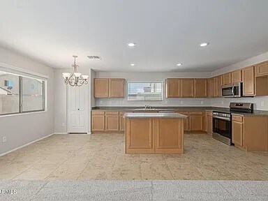 Building Photo - 355 W Jersey Way
