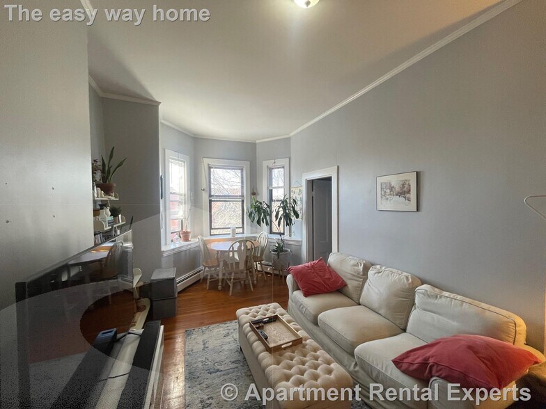 Building Photo - 61 Adams St