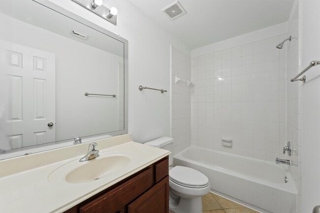 Building Photo - 26422 Creston Woods Dr