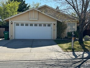 Building Photo - Charming 3-Bed, 2-Bath Home in NW Reno!