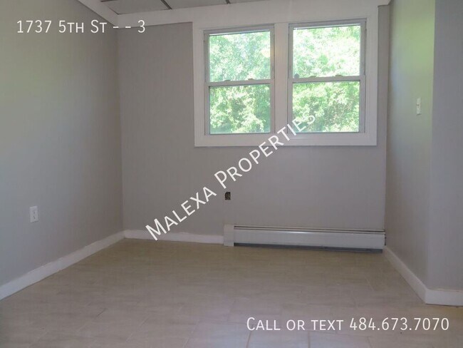 Building Photo - 1737 5th St