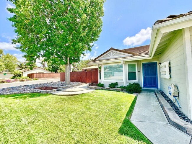 Building Photo - Wonderful Single-Story Home on Spacious Corner Lot with Privately Fenced Yard Space & Attached-Tw...