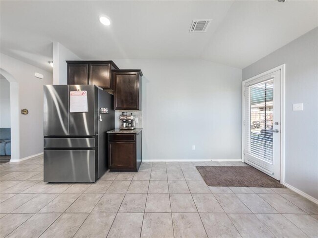 Building Photo - 137 Hematite Ln