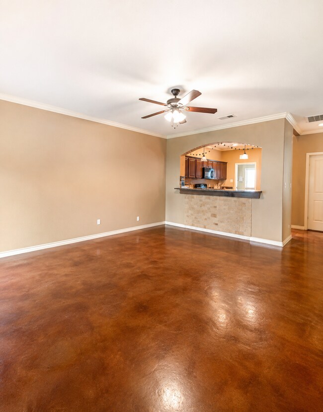 Building Photo - 3 Bed/3 Bath Barracks Townhome Available For Immediate Move In!!