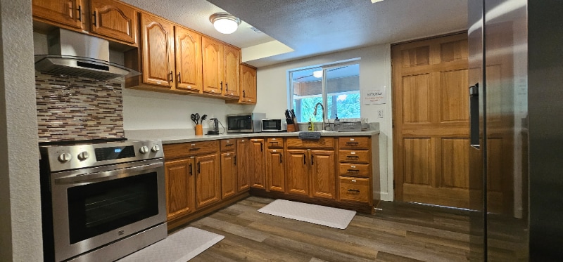 Building Photo - 1626 Huson Dr