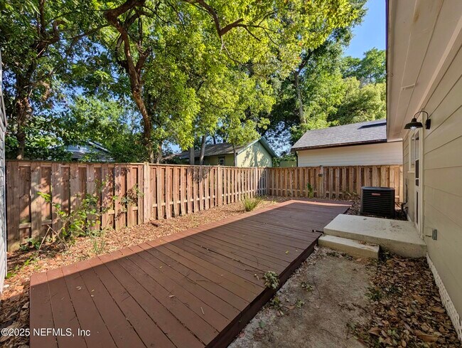 Building Photo - 3851 Boone Park Ave
