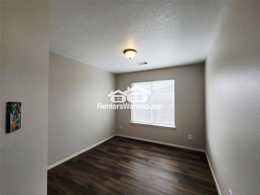 Building Photo - 4075 Mossy Spring Ln