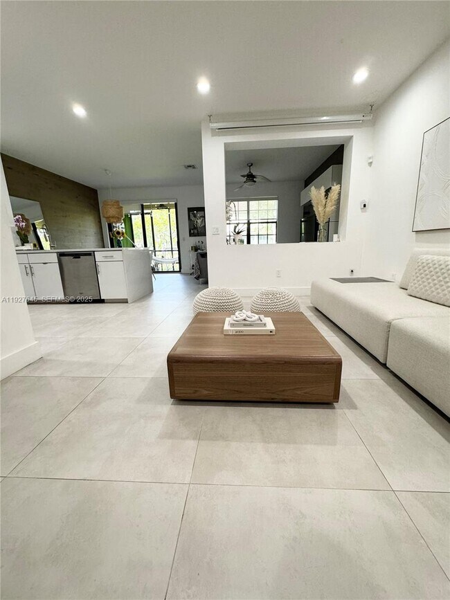 Building Photo - 13017 Riverwalk Cir S