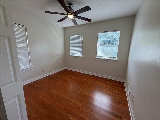 Building Photo - 11949 Riverhills Dr