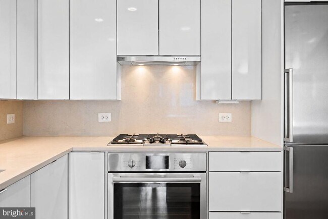 Building Photo - 1311 13th St NW