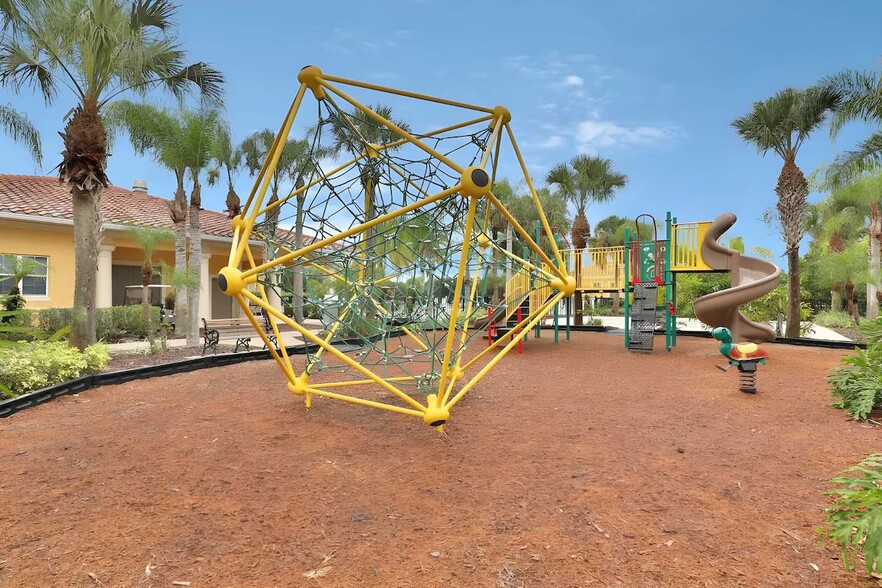 Building Photo - 2847 Oakwater Dr