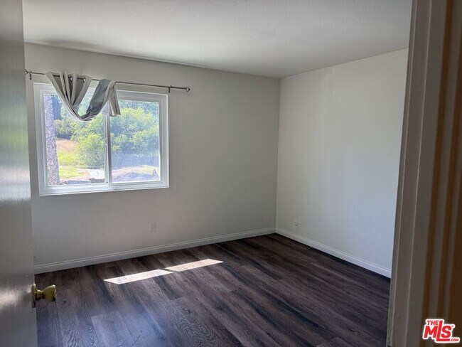 Building Photo - 5867 Cape Horn Dr