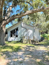 Building Photo - 111 Cavalier Dr