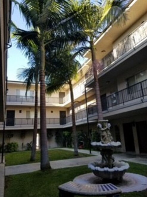 Building Photo - 3869 Tilden Ave