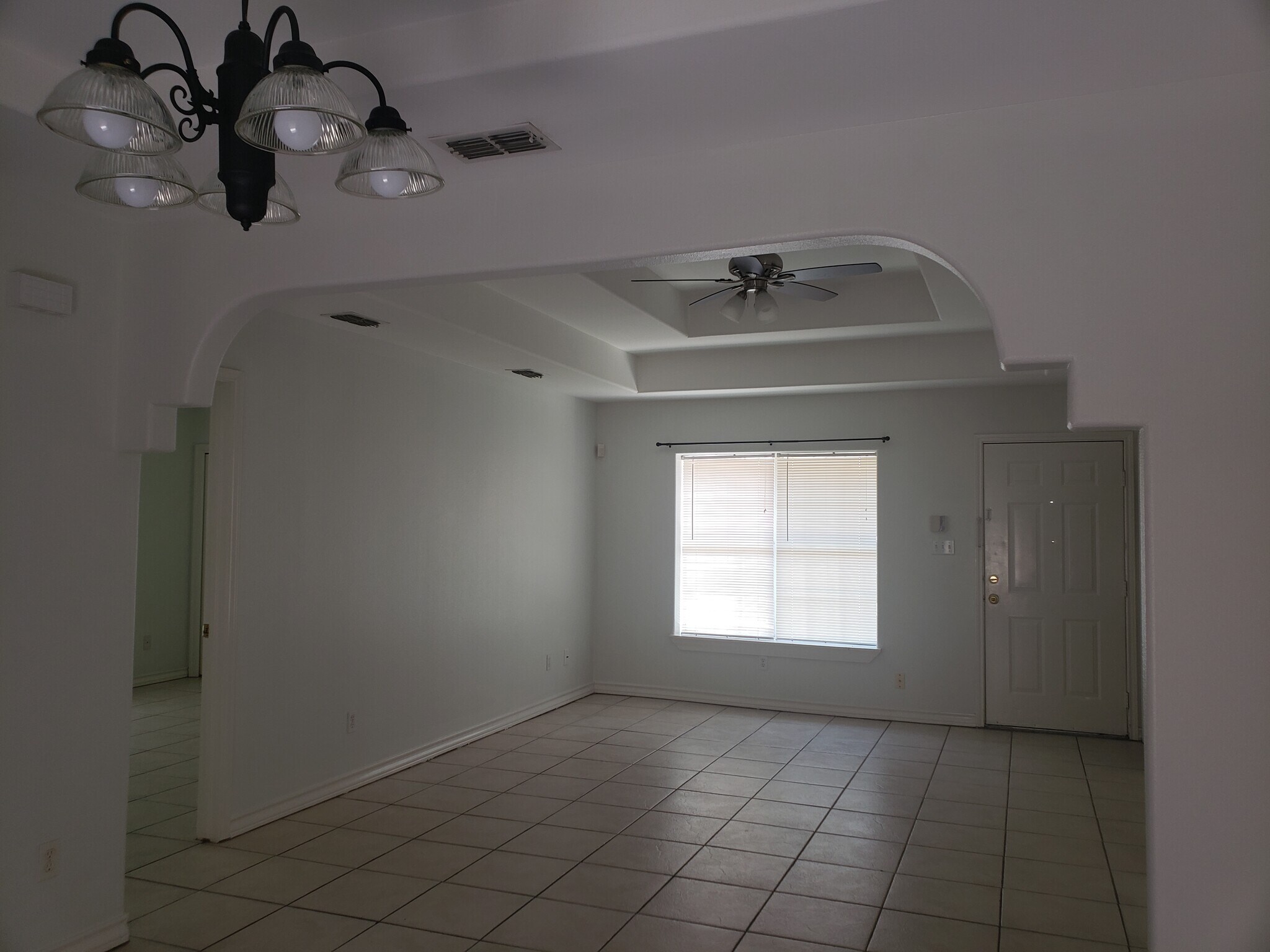 Building Photo - 2708 Presidio Dr