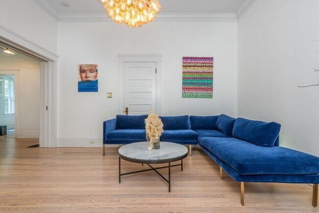 Building Photo - 242 Haralson Ave NE