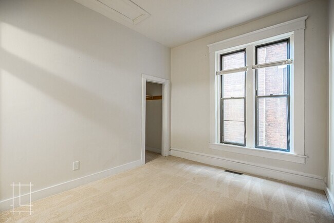 Building Photo - 812-814 Neil Ave