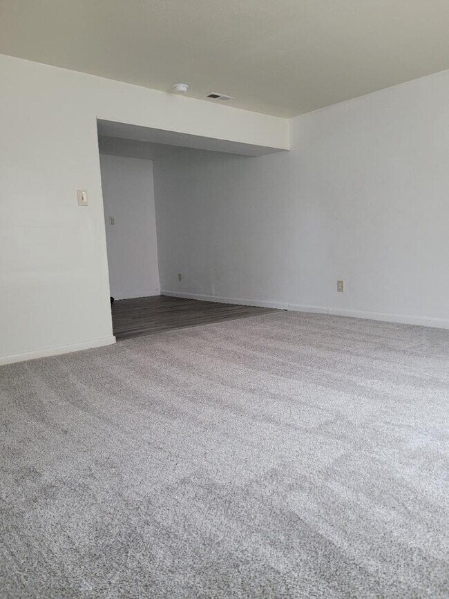 Building Photo - 3501 Commerce St