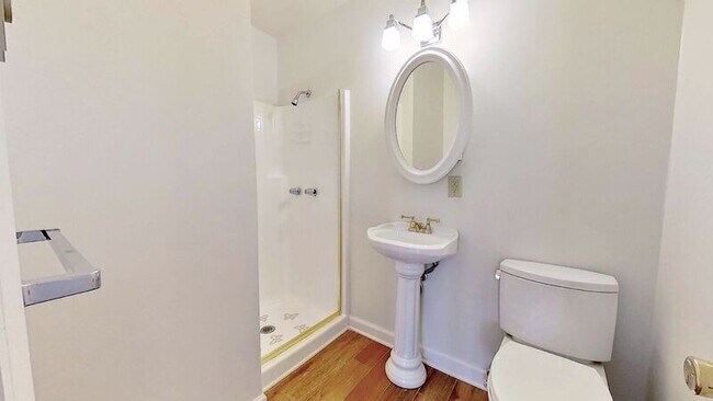 Building Photo - 1310 Ferncliff Rd