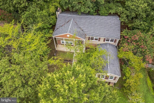 Building Photo - 16080 Deer Park Dr
