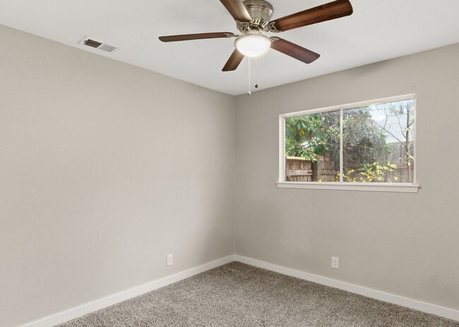 Building Photo - Updated 3 Bedroom Home in Northside ISD with Pool Access