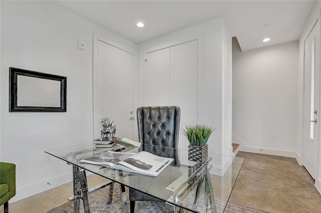 Building Photo - 4426 Cabell Dr