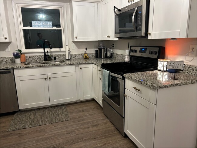 Building Photo - 2401 Ports Landing
