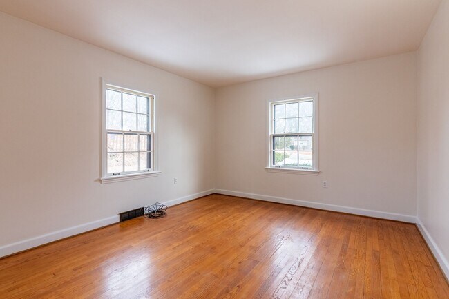 Building Photo - 611 Montgomery St