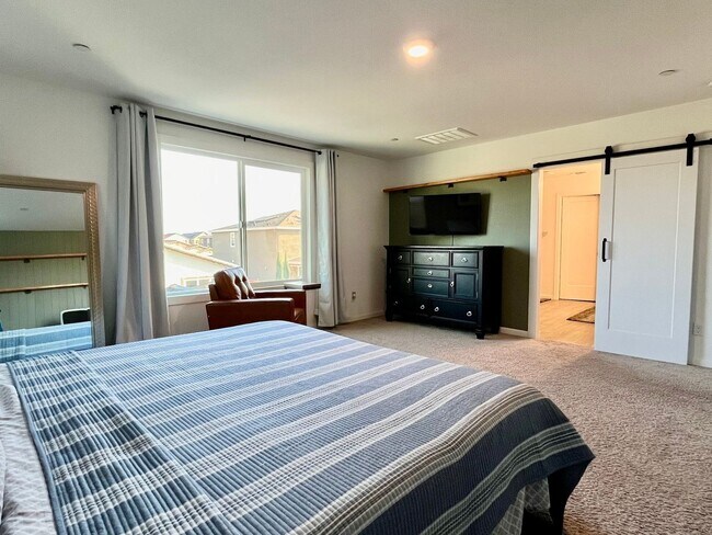 Building Photo - 4 Bedroom Single Family Home in Elk Grove