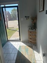 Building Photo - 9435 Olde Towne Row