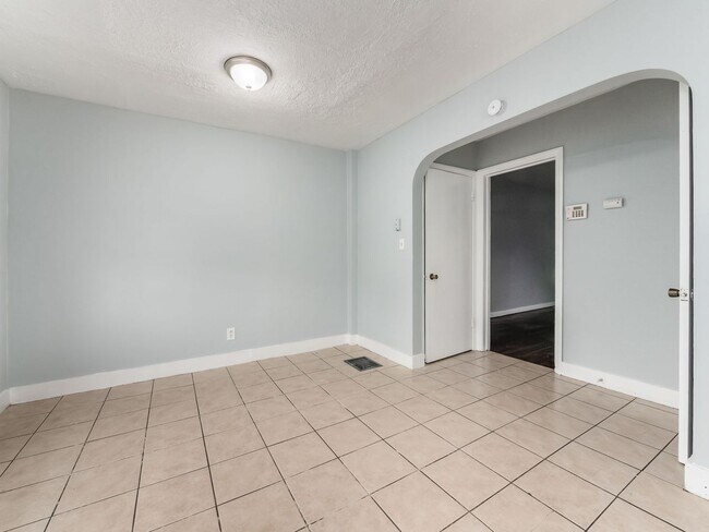 Building Photo - 1728-1730 West Mound Street