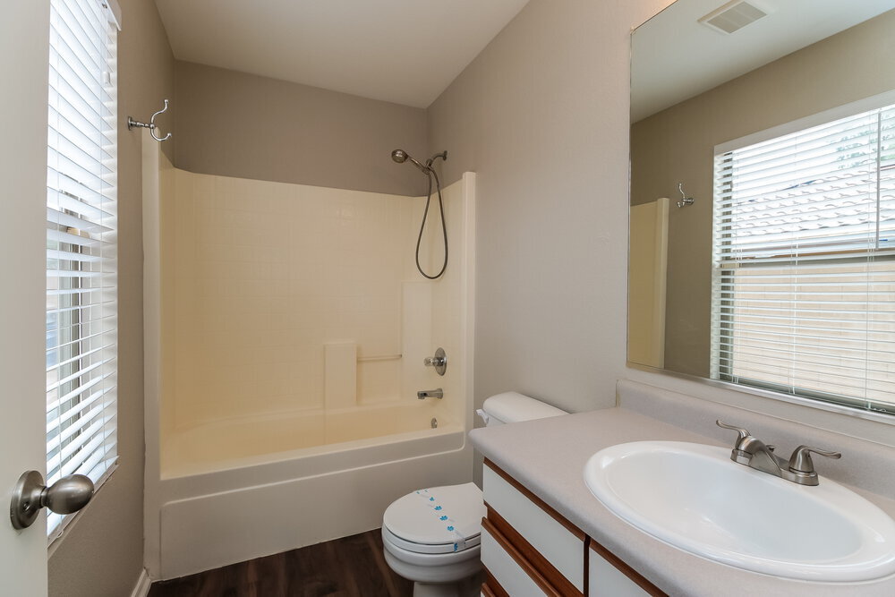 Building Photo - 2299 E Peach Tree Dr