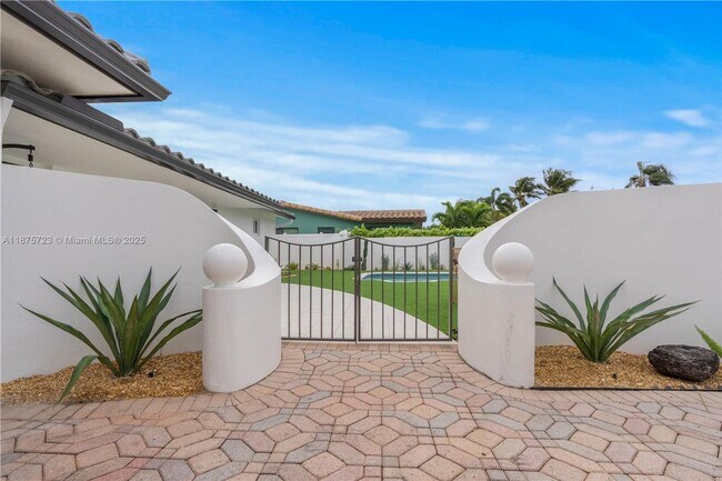 Building Photo - 5900 NE 21st Ave