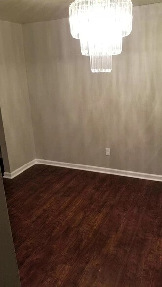 Building Photo - 1628 Sheffield Dr